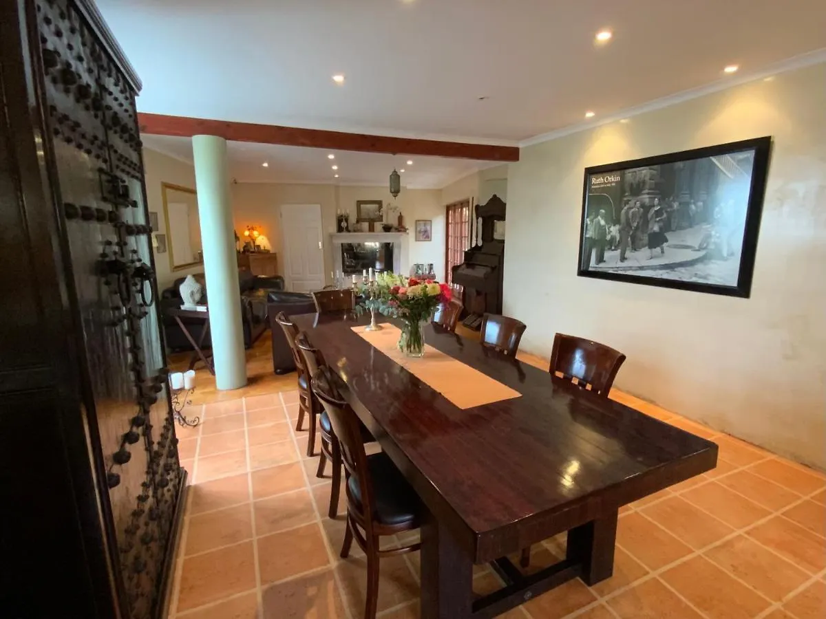 Goblin'S Mead Hotel Edgemead Guest house
