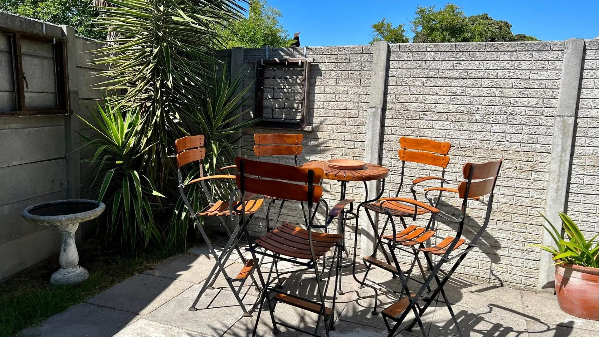*** Guest house Goblin'S Mead Hotel Edgemead South Africa