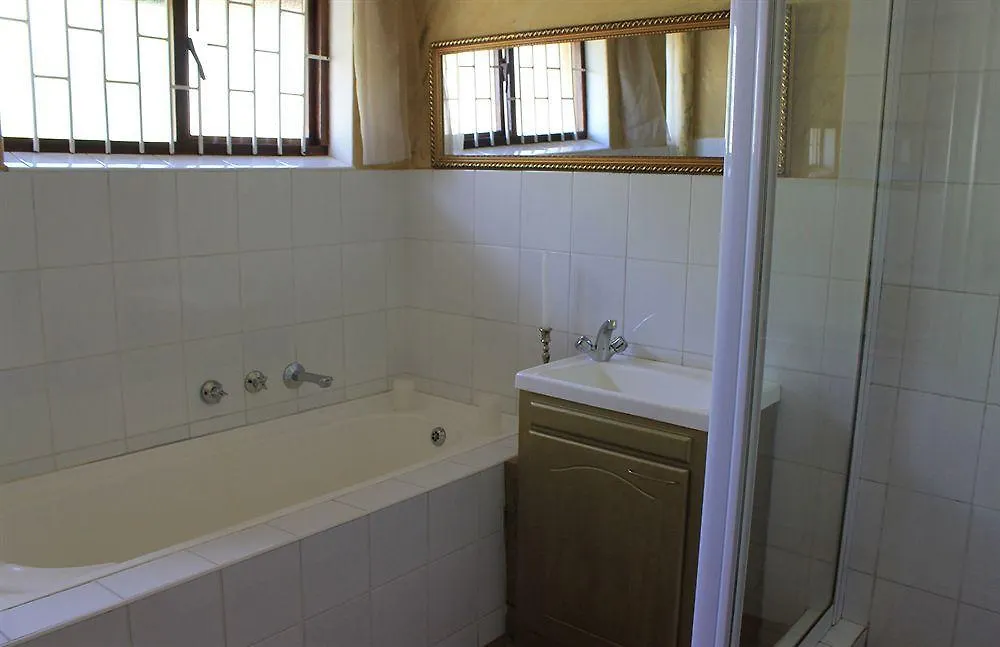 Goblin'S Mead Hotel Edgemead 3*,