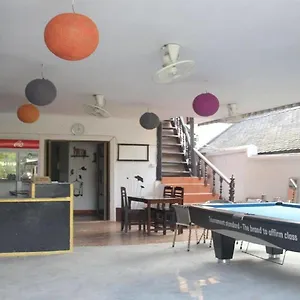  Bed & Breakfast Lpq Backpackers Laos
